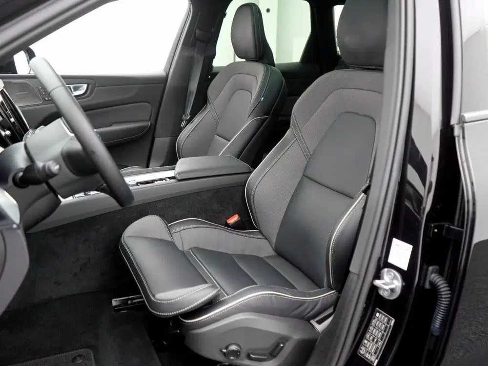 Volvo XC60 2.0 T6 AWD+ Black Edition uit 2025, foto 15