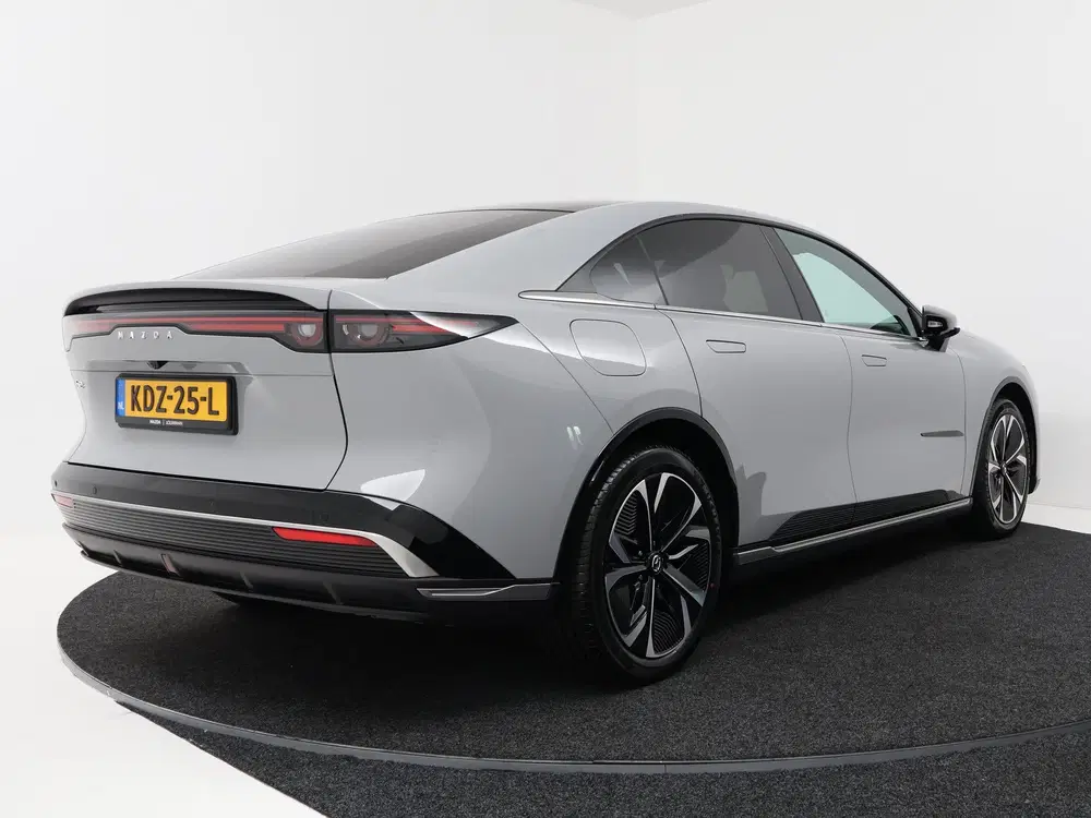 Mazda 6e Takumi Plus 68.8 kWh uit 2026, foto 2