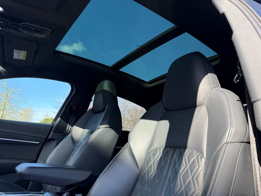 Audi e-tron 55 quattro 95 kWh uit 2021, foto 4