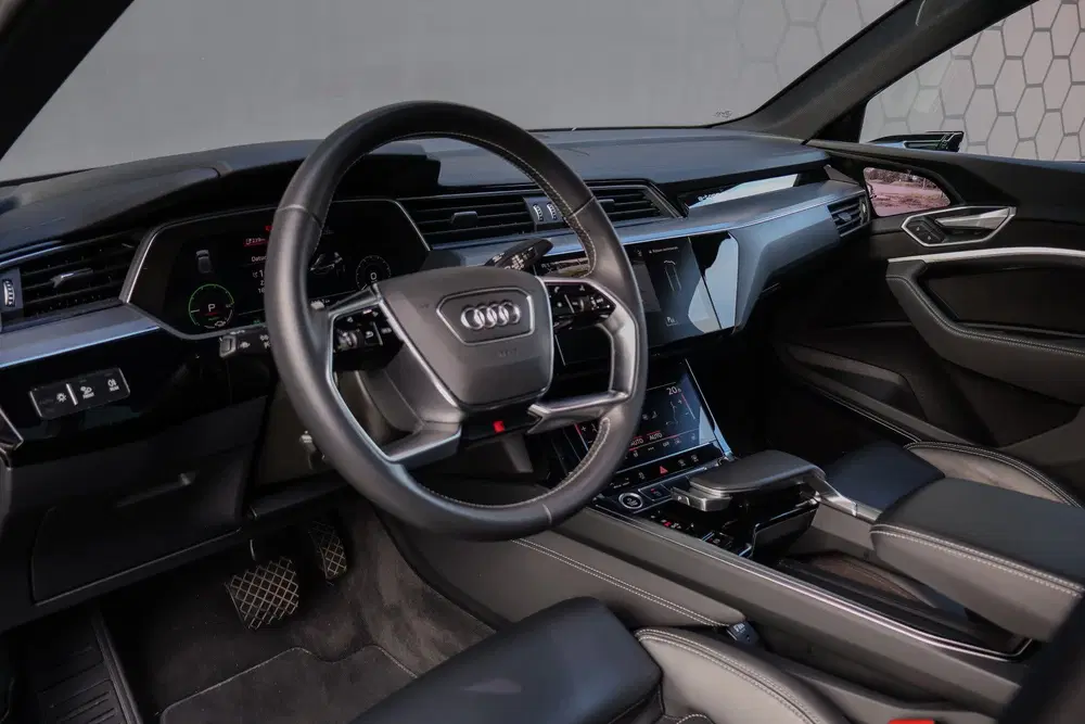 Audi e-tron 55 quattro 95 kWh uit 2021, foto 5