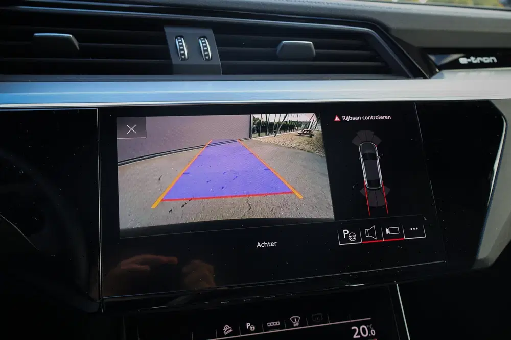 Audi e-tron 55 quattro 95 kWh uit 2021, foto 8