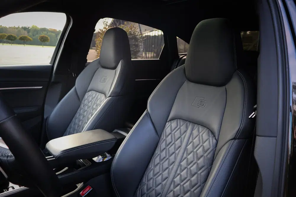 Audi e-tron 55 quattro 95 kWh uit 2021, foto 9