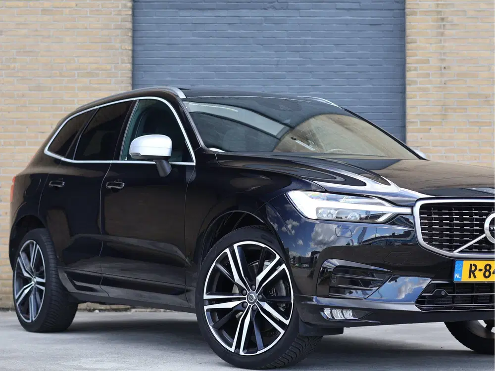 Volvo XC60 2.0 T6 AWD R-Design 310 PK uit 2019, foto 4