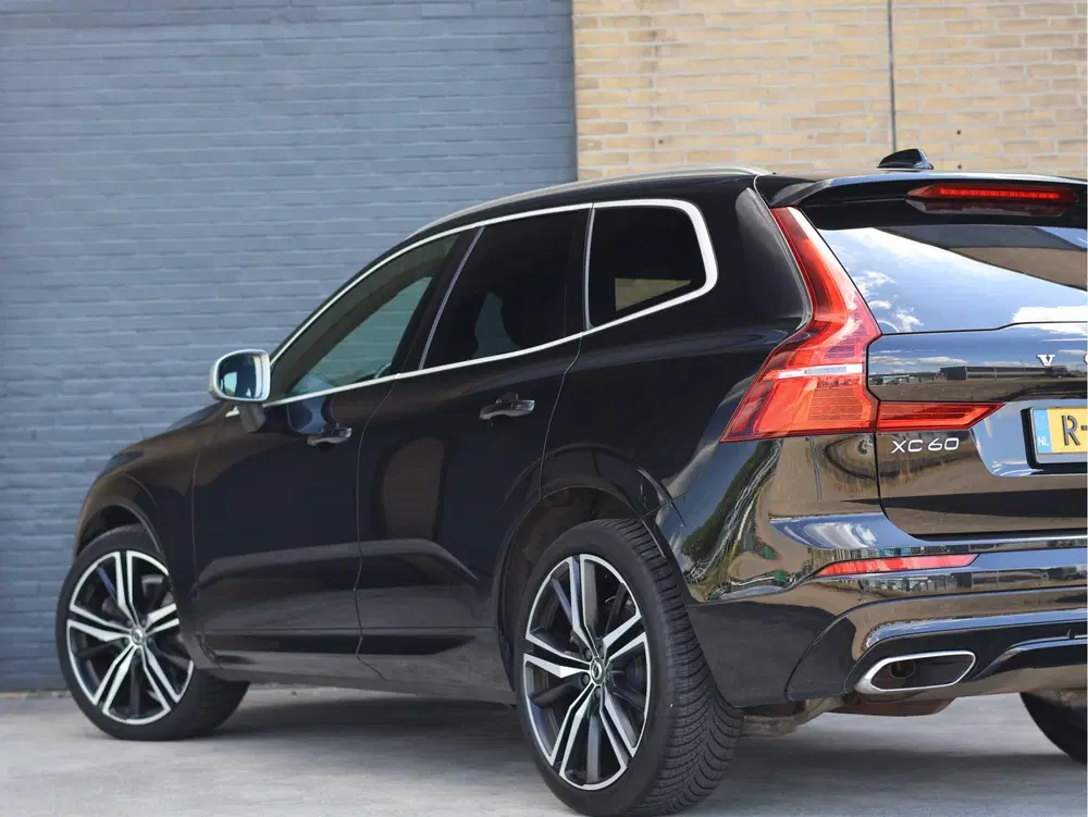 Volvo XC60 2.0 T6 AWD R-Design 310 PK uit 2019, foto 6