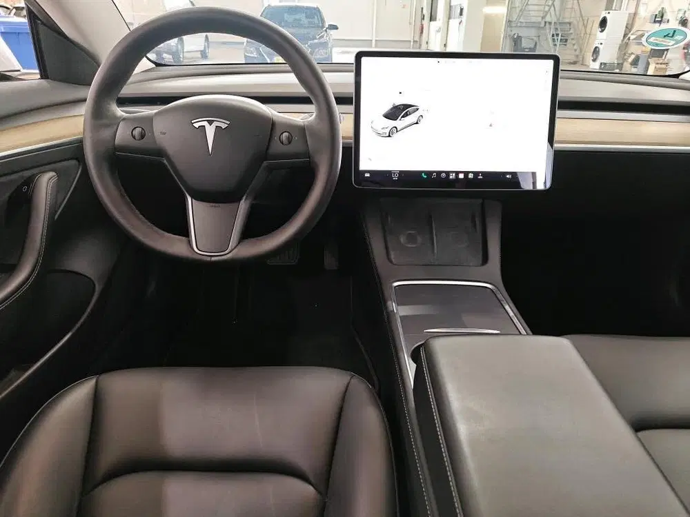 Tesla Model 3 uit 2021, foto 6