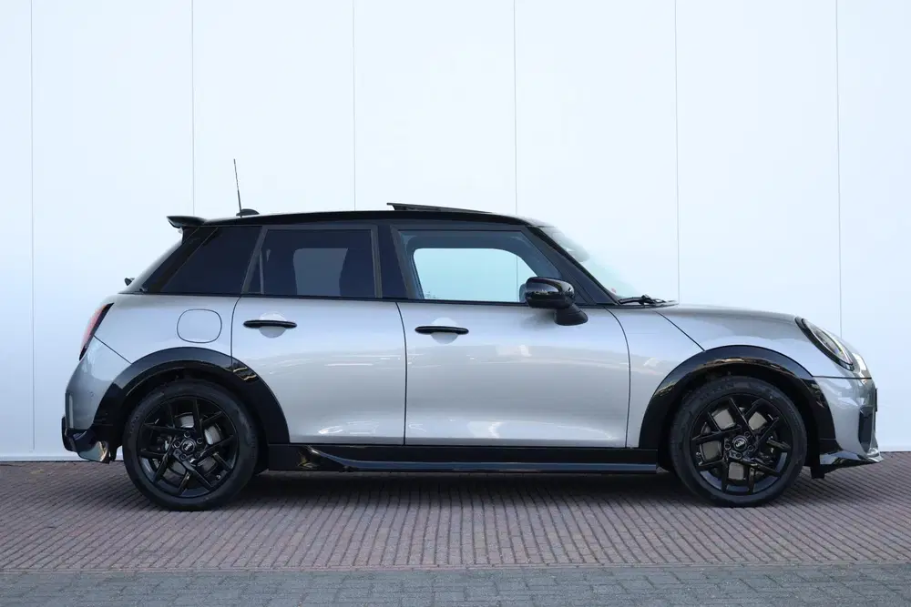 Mini John Cooper Works 1.5 Cooper C John Cooper Works XL uit 2026, foto 3
