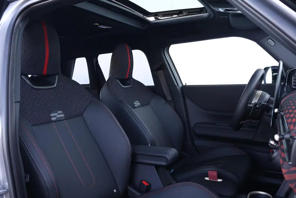 Mini John Cooper Works 1.5 Cooper C John Cooper Works XL uit 2026, foto 8