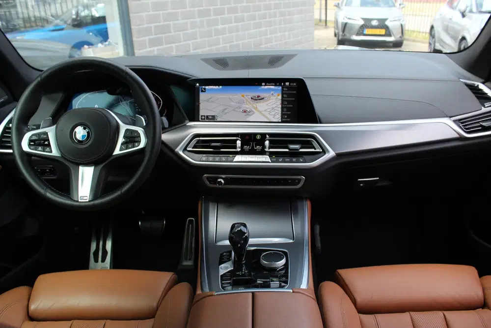BMW X5 xDrive30d High Executive 7p uit 2021, foto 2