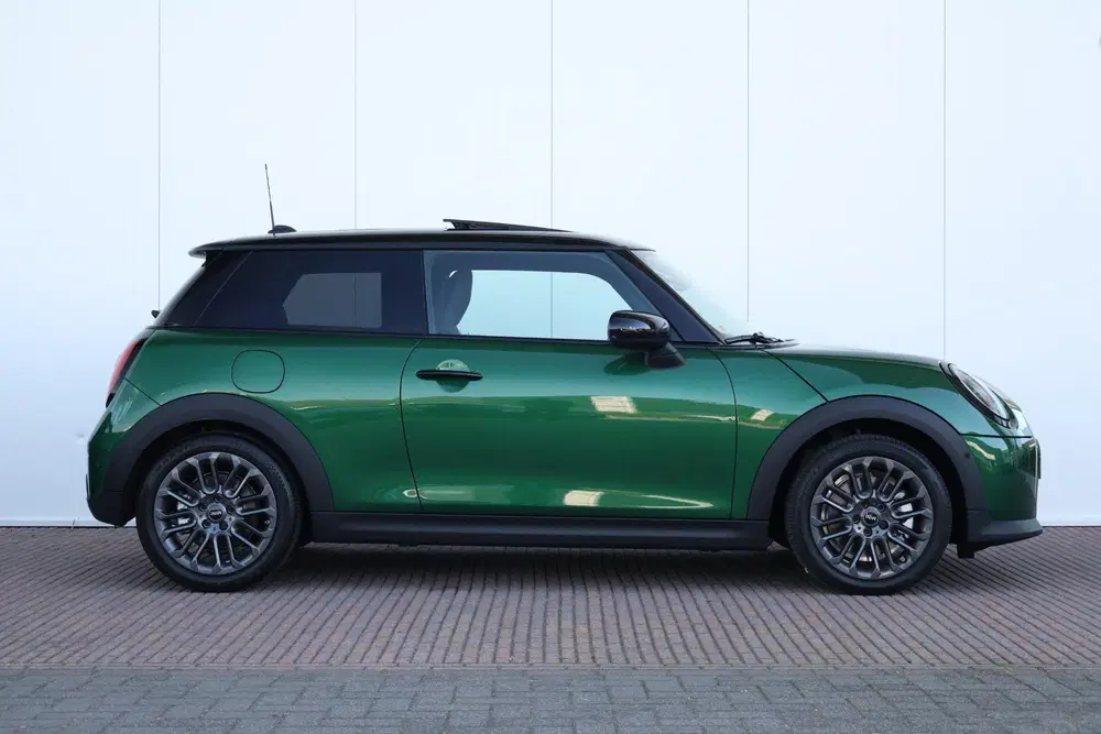 Mini Cooper C 1.5 Cooper C Blackyard uit 2026, foto 3