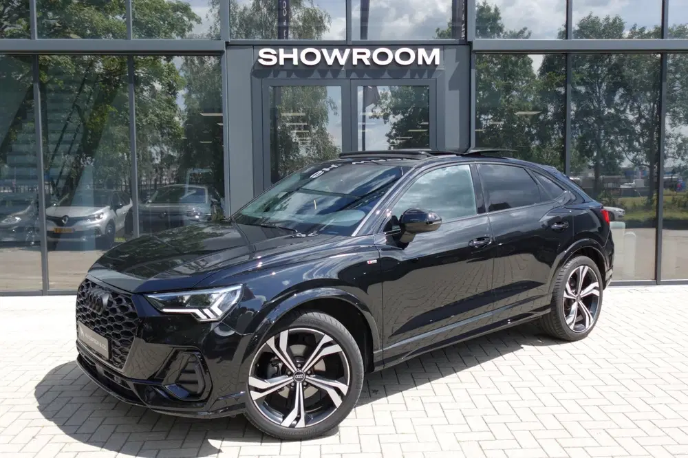 Audi Q3 35 TFSI S Edition Competition PANO KEYLESS uit 2024