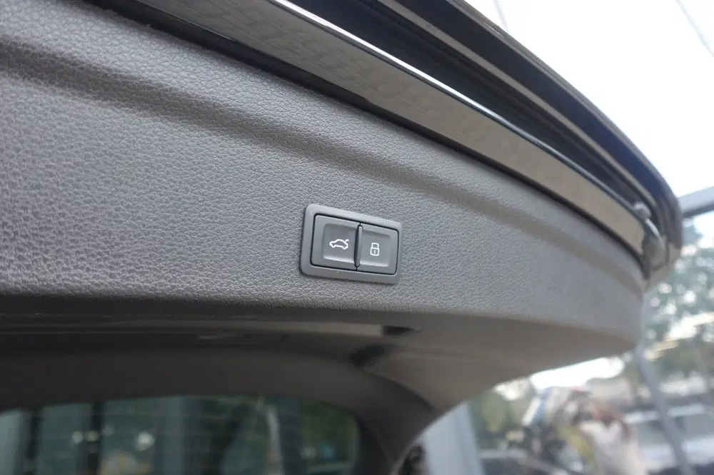 Audi Q3 35 TFSI S Edition Competition PANO KEYLESS uit 2024, foto 12