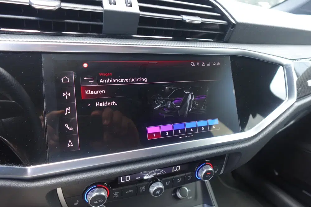 Audi Q3 35 TFSI S Edition Competition PANO KEYLESS uit 2024, foto 14