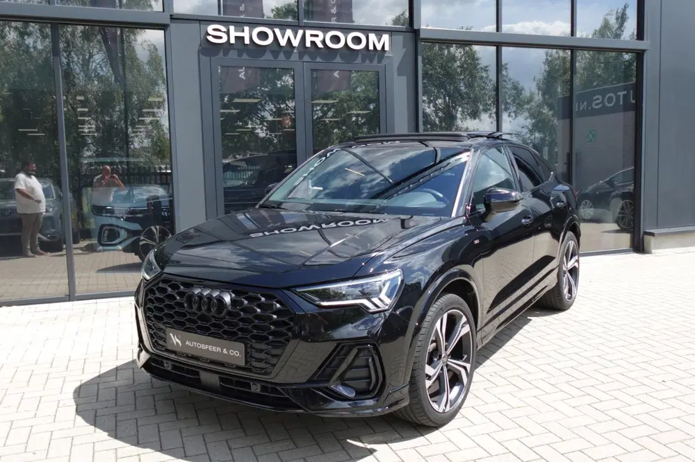 Audi Q3 35 TFSI S Edition Competition PANO KEYLESS uit 2024, foto 6