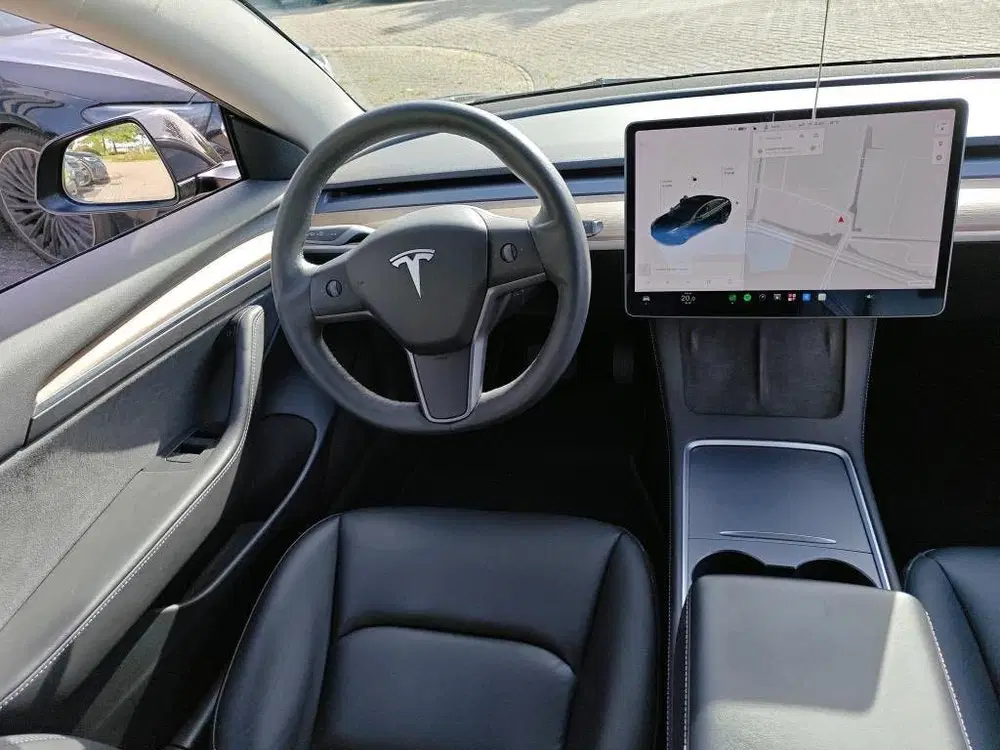 Tesla Model 3 uit 2021, foto 6