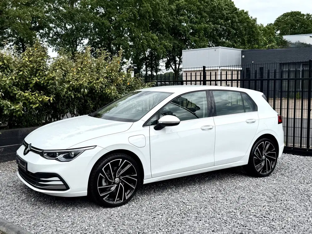 Volkswagen Golf 1.4 eHybrid Style Navi uit 2022