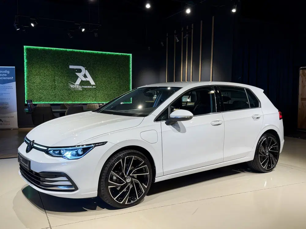Volkswagen Golf 1.4 eHybrid Style Navi uit 2022, foto 14
