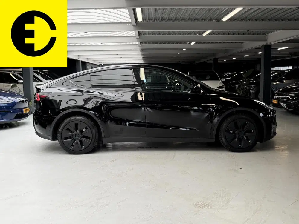 Tesla Model Y Long Range AWD 75 kWh uit 2021, foto 13