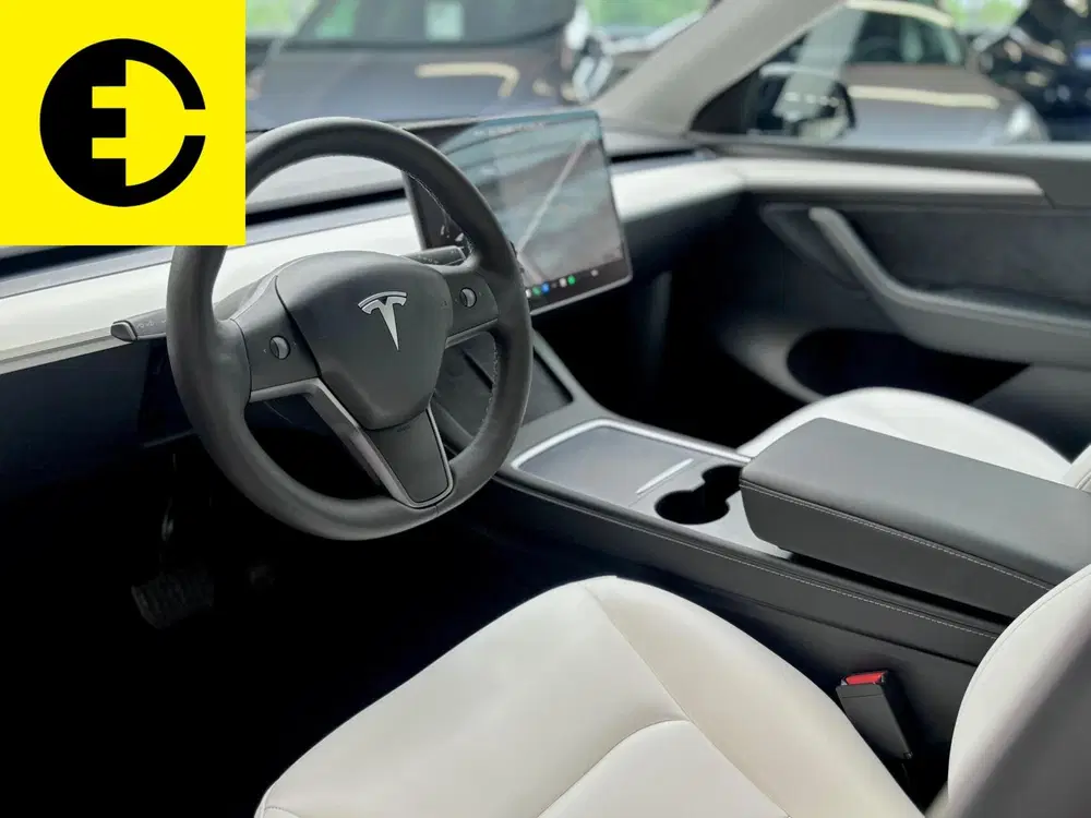 Tesla Model Y Long Range AWD 75 kWh uit 2021, foto 4
