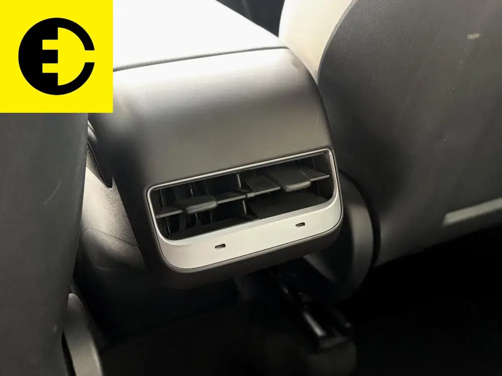 Tesla Model Y Long Range AWD 75 kWh uit 2021, foto 8