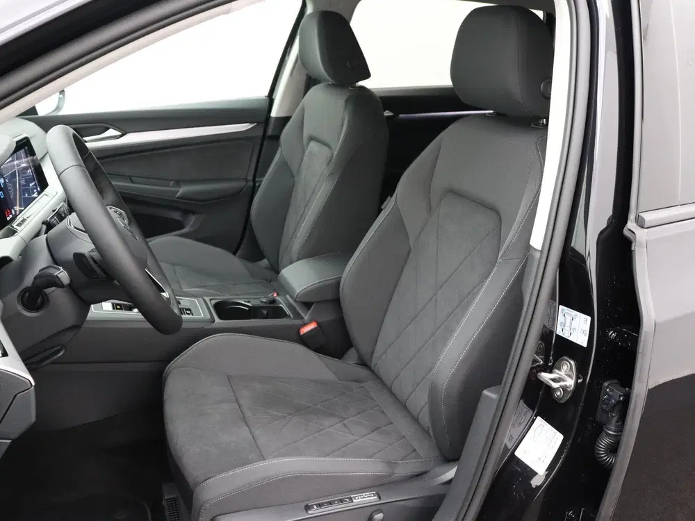 Volkswagen Golf 1.0 eTSI Life Business 110 PK DGS DS uit 2023, foto 4