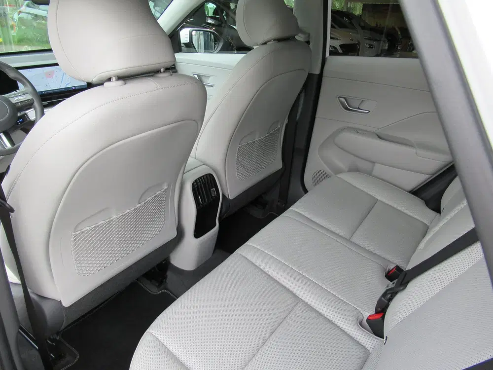 Hyundai KONA 1.6 GDI HEV Premium Sky 1e eigen uit 2024, foto 15