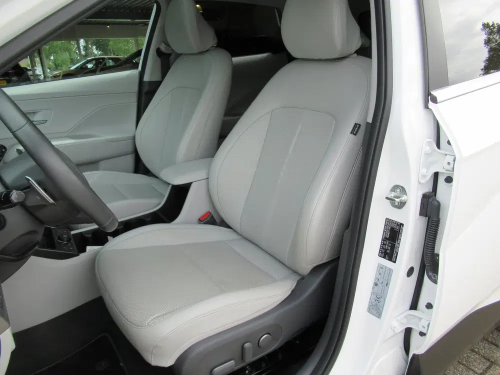 Hyundai KONA 1.6 GDI HEV Premium Sky 1e eigen uit 2024, foto 9