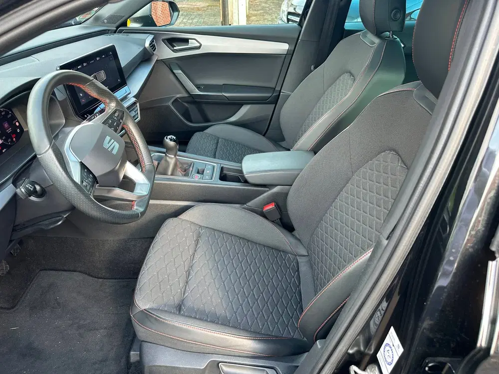 SEAT Leon 1.5 TSI FR Business Intense PANORAMAD uit 2023, foto 12