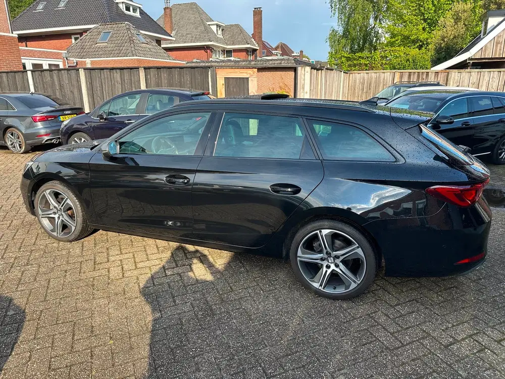 SEAT Leon 1.5 TSI FR Business Intense PANORAMAD uit 2023, foto 3