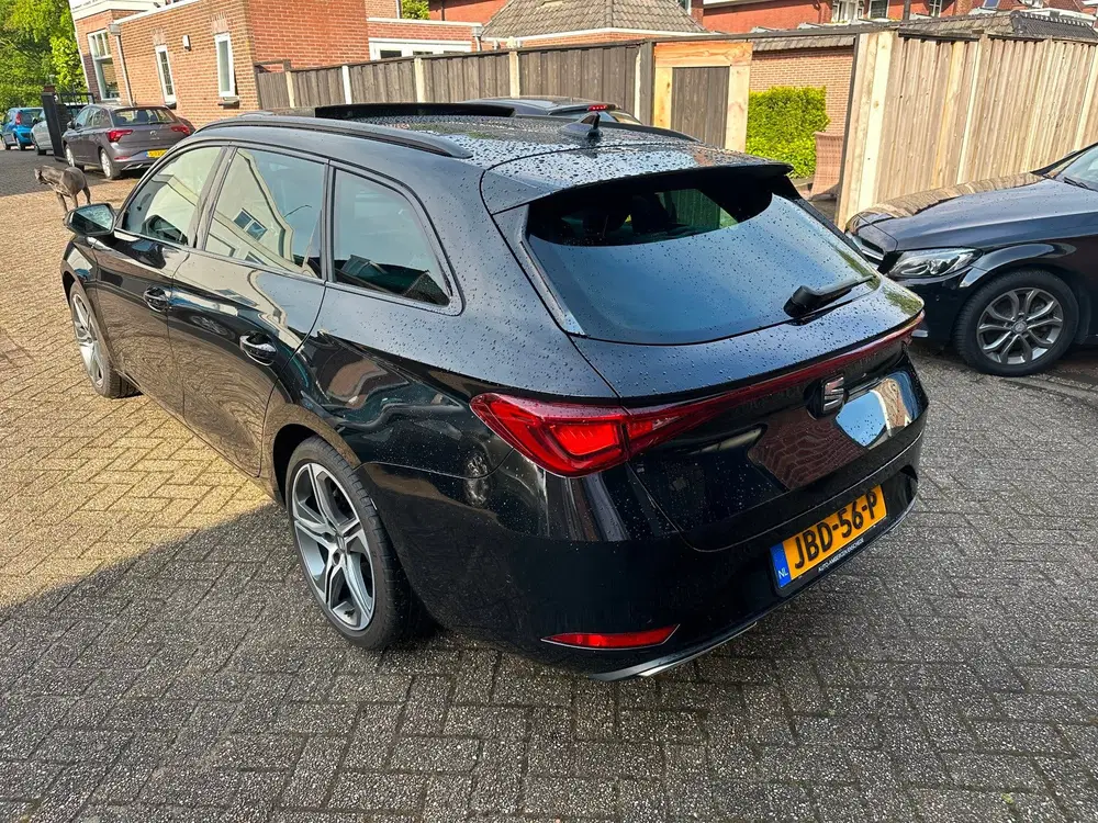 SEAT Leon 1.5 TSI FR Business Intense PANORAMAD uit 2023, foto 4