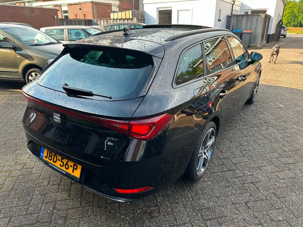 SEAT Leon 1.5 TSI FR Business Intense PANORAMAD uit 2023, foto 6