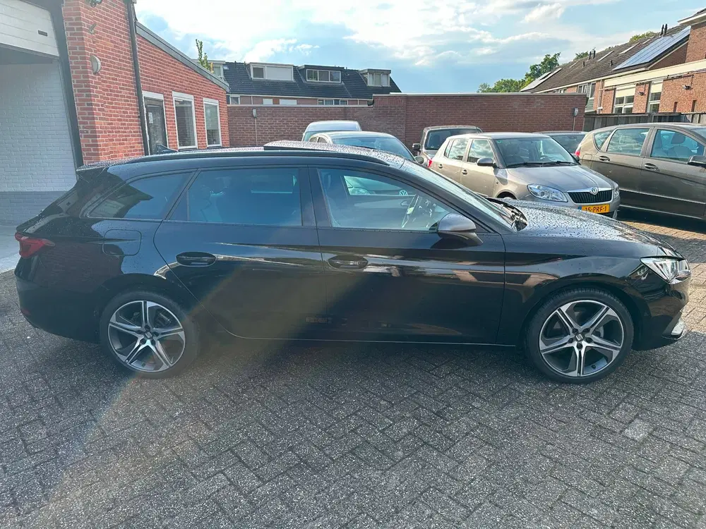 SEAT Leon 1.5 TSI FR Business Intense PANORAMAD uit 2023, foto 7