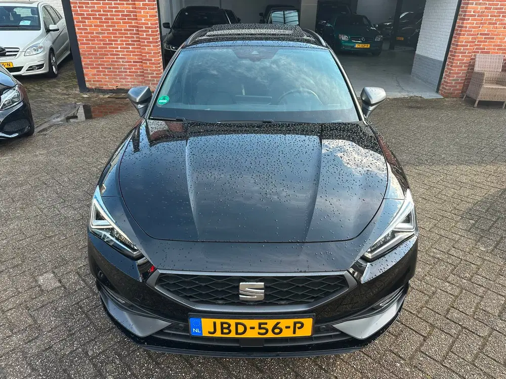 SEAT Leon 1.5 TSI FR Business Intense PANORAMAD uit 2023, foto 9