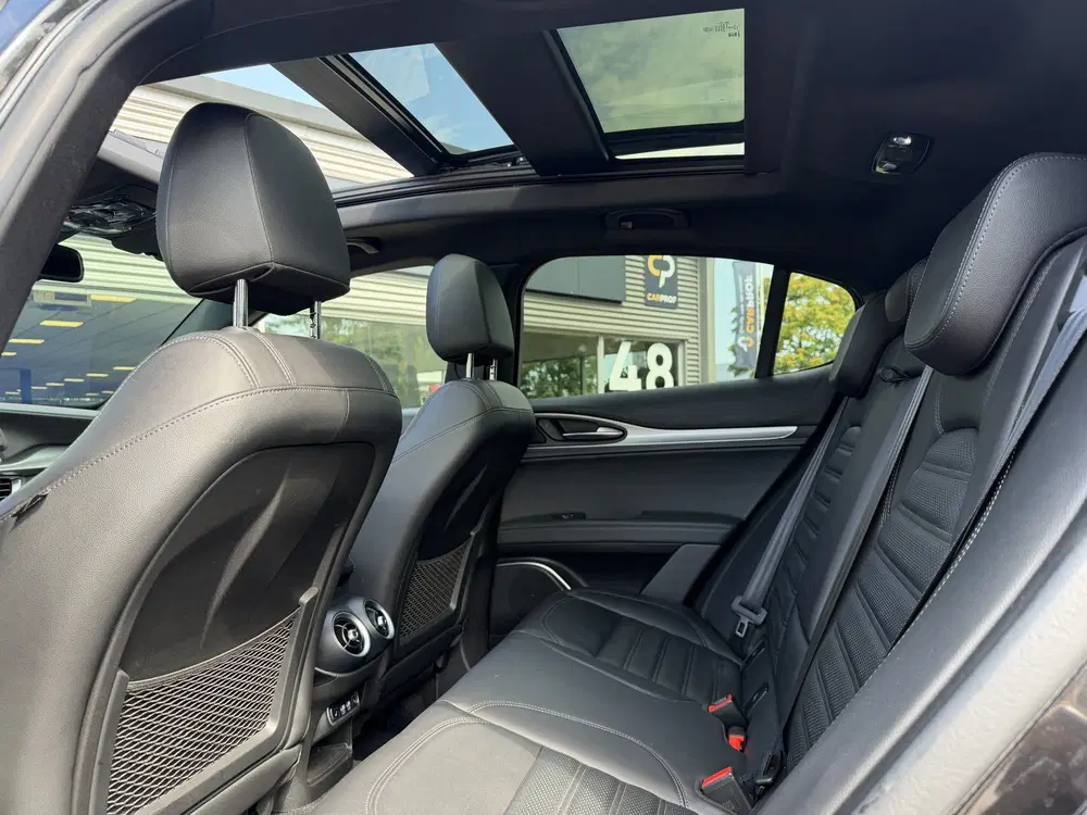 Alfa Romeo Stelvio 2.0 T AWD Veloce uit 2021, foto 12