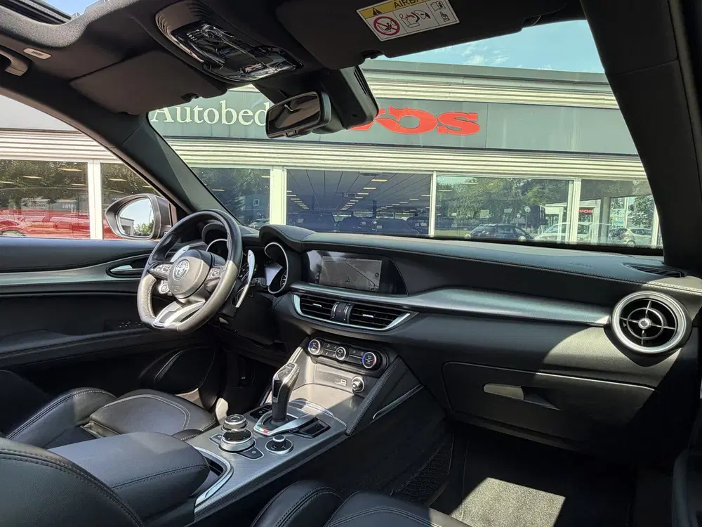Alfa Romeo Stelvio 2.0 T AWD Veloce uit 2021, foto 6