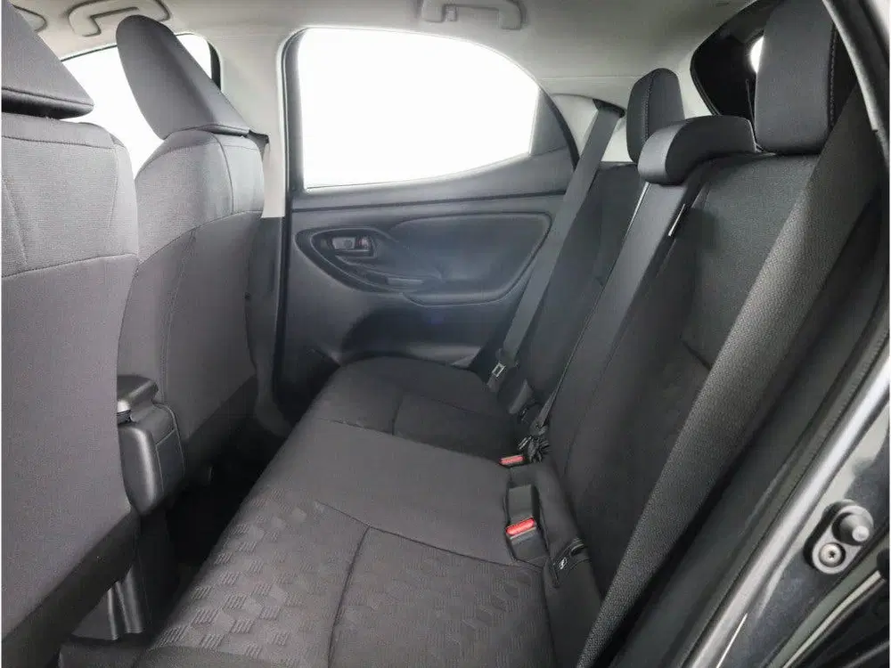 Toyota Yaris 1.5 Hybrid 115 Dynamic *DEMO* uit 2025, foto 12