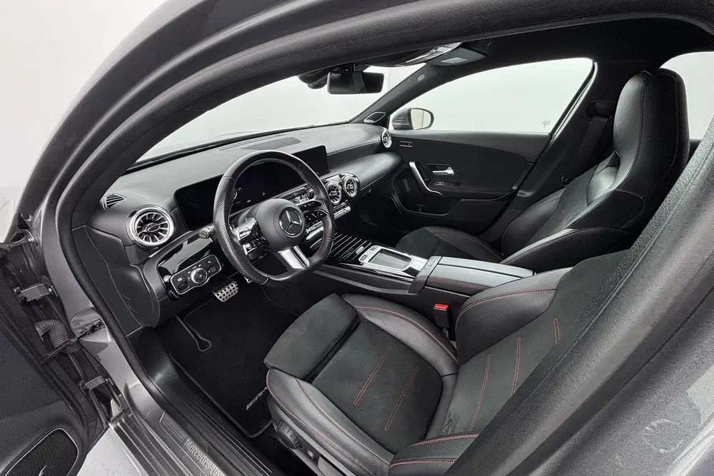 Mercedes-Benz A-Klasse 180 AMG Line Sportief uiterlijk met e uit 2023, foto 12
