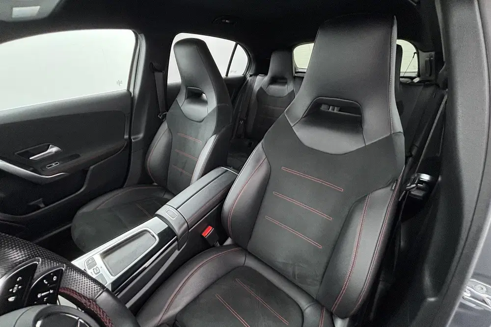 Mercedes-Benz A-Klasse 180 AMG Line Sportief uiterlijk met e uit 2023, foto 15