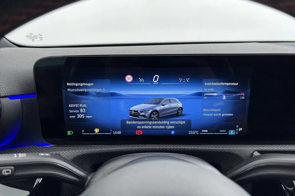 Mercedes-Benz A-Klasse 180 AMG Line Sportief uiterlijk met e uit 2023, foto 4