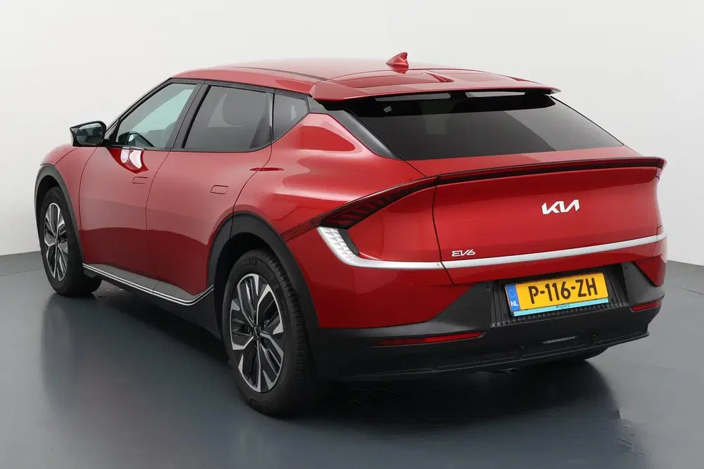 Kia EV6 Air 58 kWh Fel en flitsend onderweg met al uit 2022, foto 12