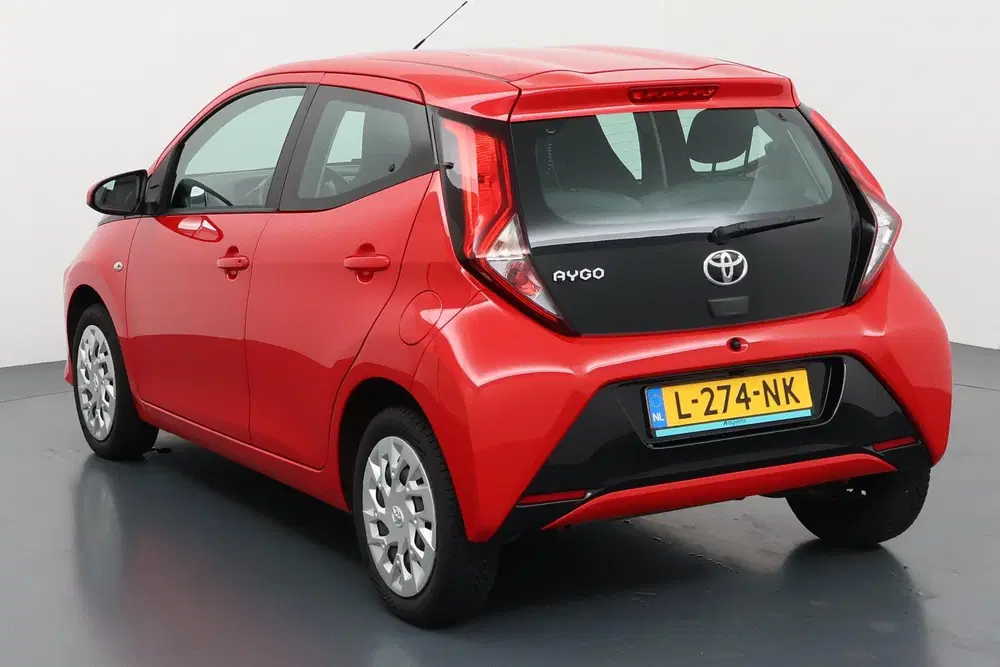 Toyota Aygo 1.0 VVT-i x-play Kleurrijke stadsauto met uit 2021, foto 11