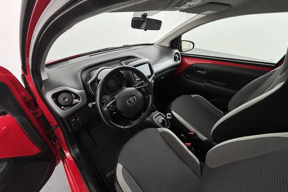 Toyota Aygo 1.0 VVT-i x-play Kleurrijke stadsauto met uit 2021, foto 12