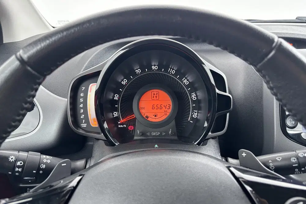 Toyota Aygo 1.0 VVT-i x-play Kleurrijke stadsauto met uit 2021, foto 4