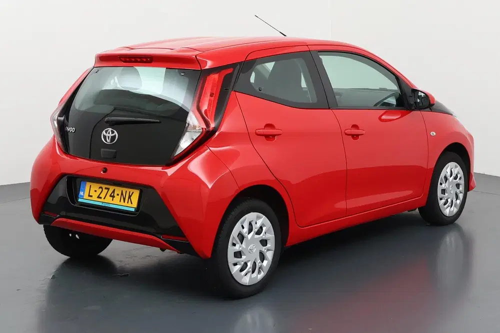 Toyota Aygo 1.0 VVT-i x-play Kleurrijke stadsauto met uit 2021, foto 6