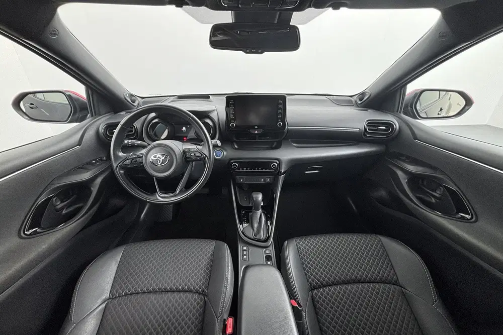 Toyota Yaris 1.5 Hybrid Executive Zuinige en compacte h uit 2021, foto 2