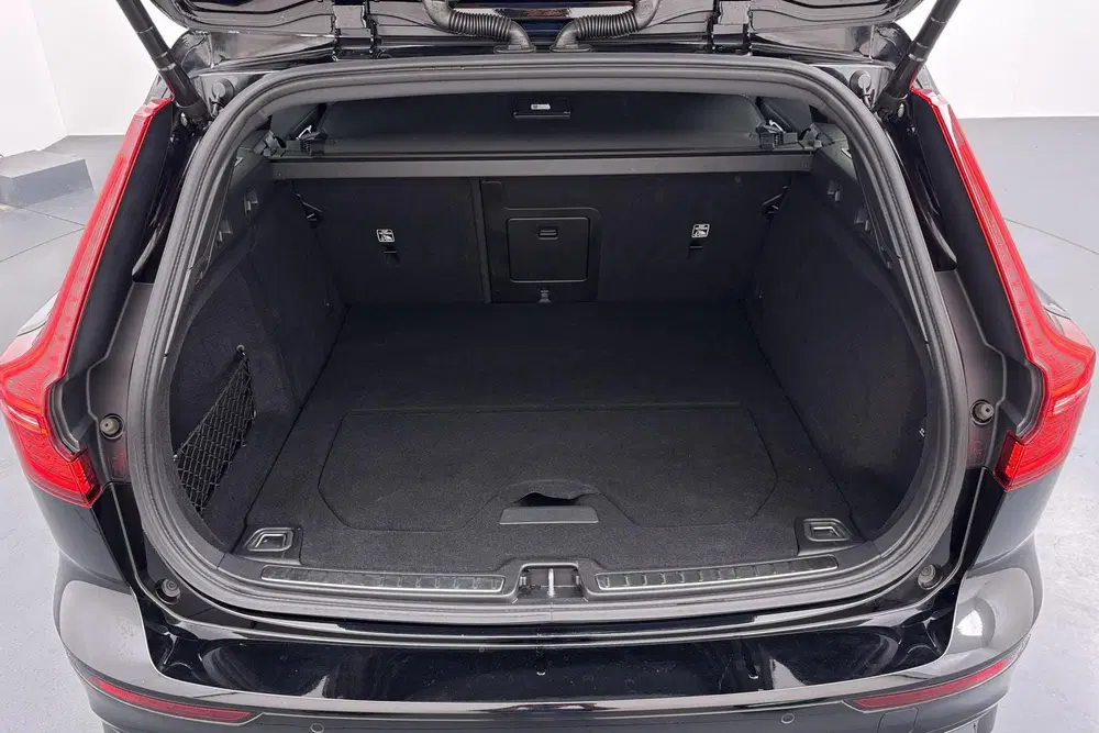 Volvo V60 2.0 T8 Plug-in hybrid AWD Ultimate Dark Zw uit 2023, foto 14