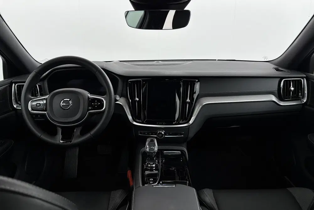 Volvo V60 2.0 T8 Plug-in hybrid AWD Ultimate Dark Zw uit 2023, foto 2