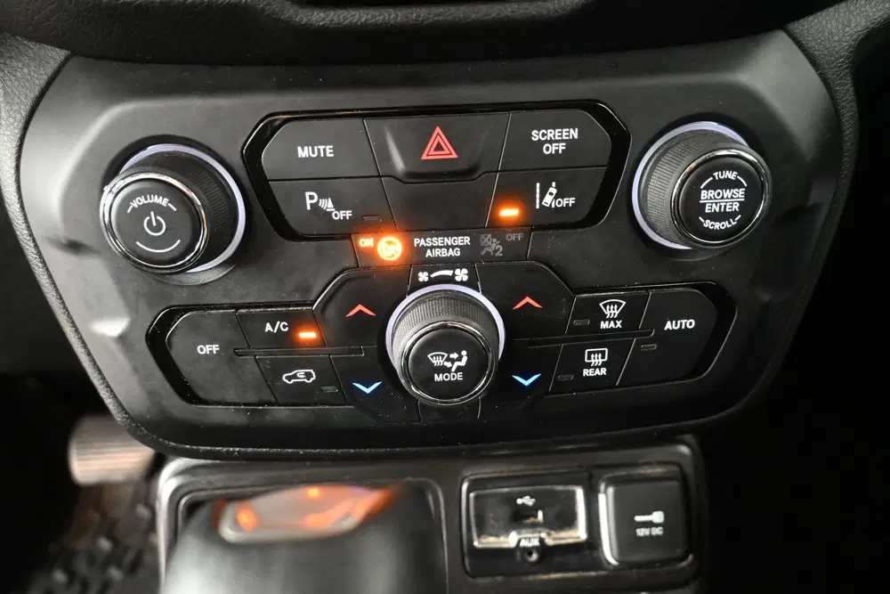 Jeep Renegade 1.3T Limited Automaat Clima Carplay Cruise uit 2019, foto 10