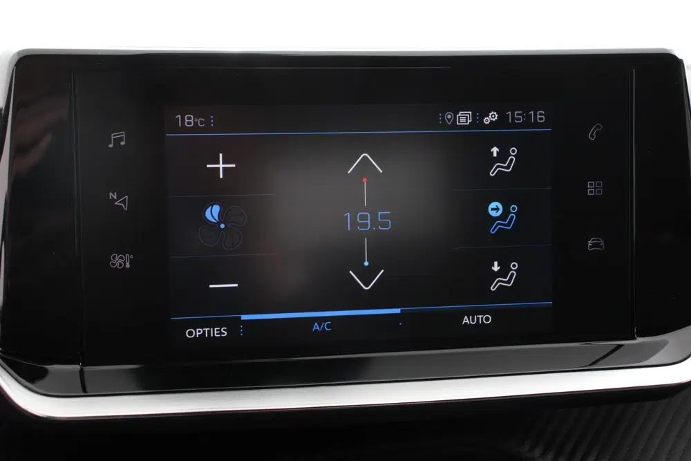 Peugeot 2008 1.2 PureTech 130pk Automaat Allure Navigat uit 2023, foto 15
