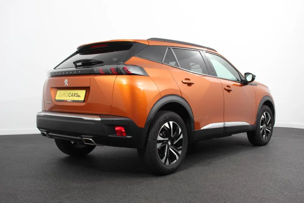 Peugeot 2008 1.2 PureTech 130pk Automaat Allure Navigat uit 2023, foto 4