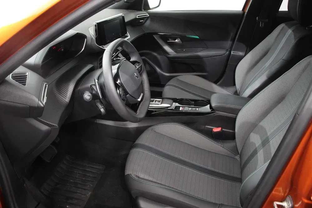 Peugeot 2008 1.2 PureTech 130pk Automaat Allure Navigat uit 2023, foto 8